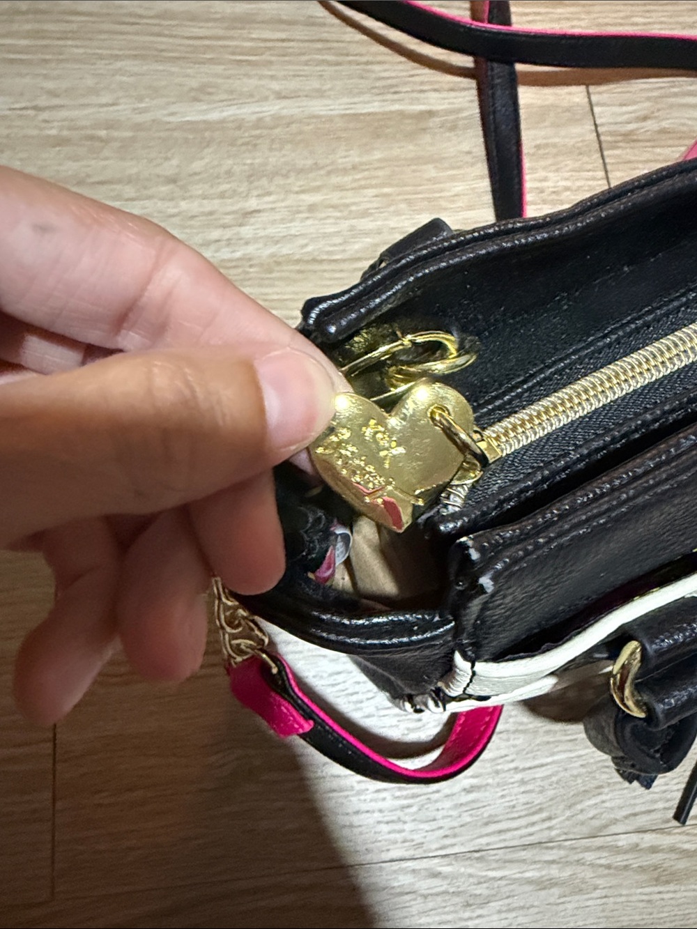 Betsey Johnson Black Cream Sequined Crossbody with Hot Pink Strap & Tassel Star - Picture 8 of 15